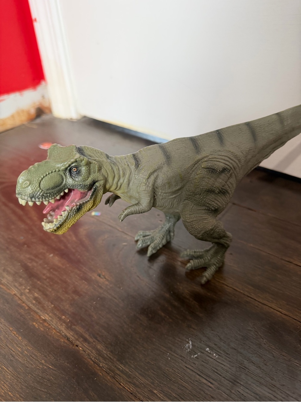 Dinosaur Figures - Picture 2 of 3